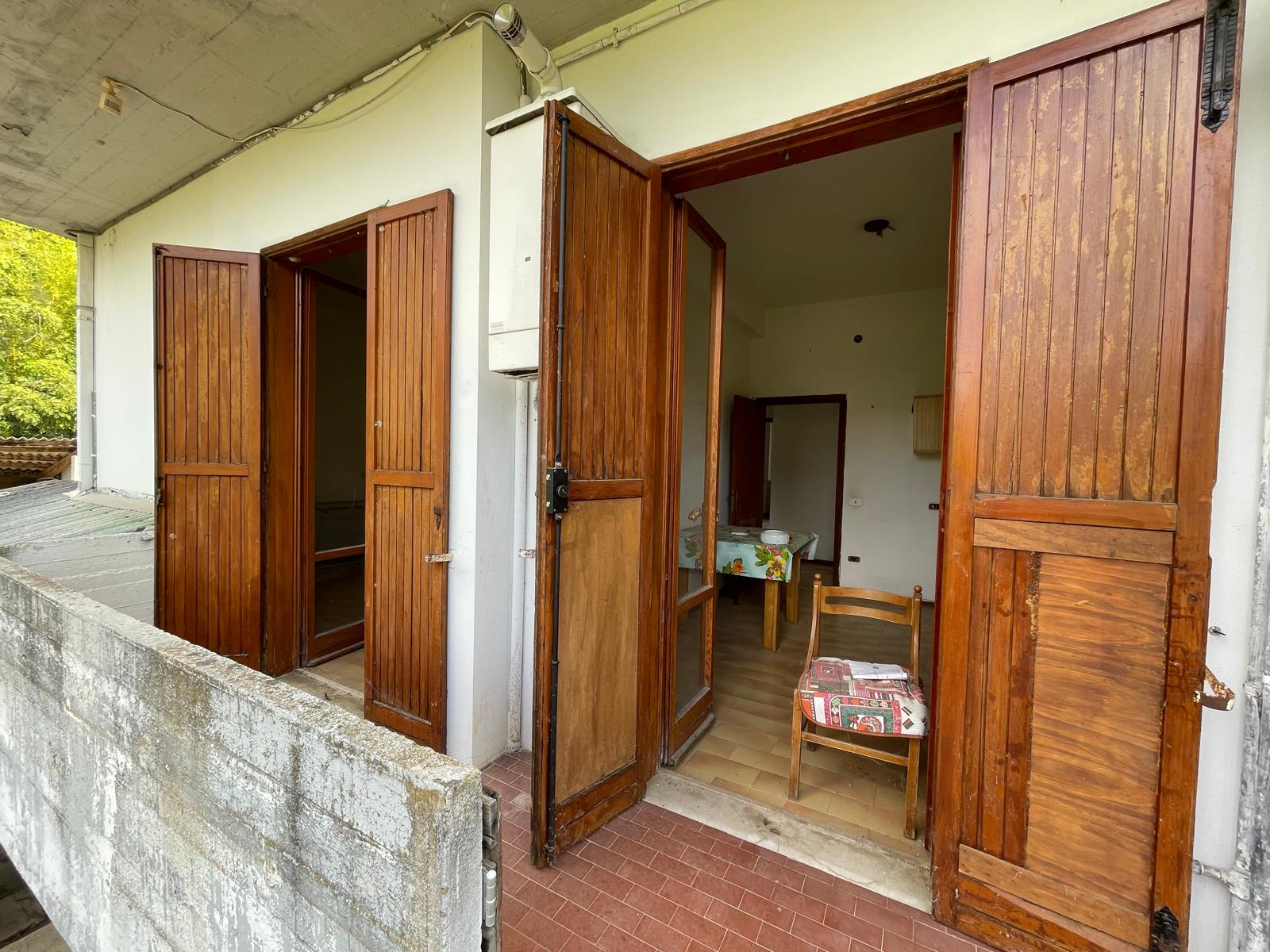 Casa Indipendente a Fermignano con 3 Appartamenti e Scoperto - Rif. V489 - immagine 13