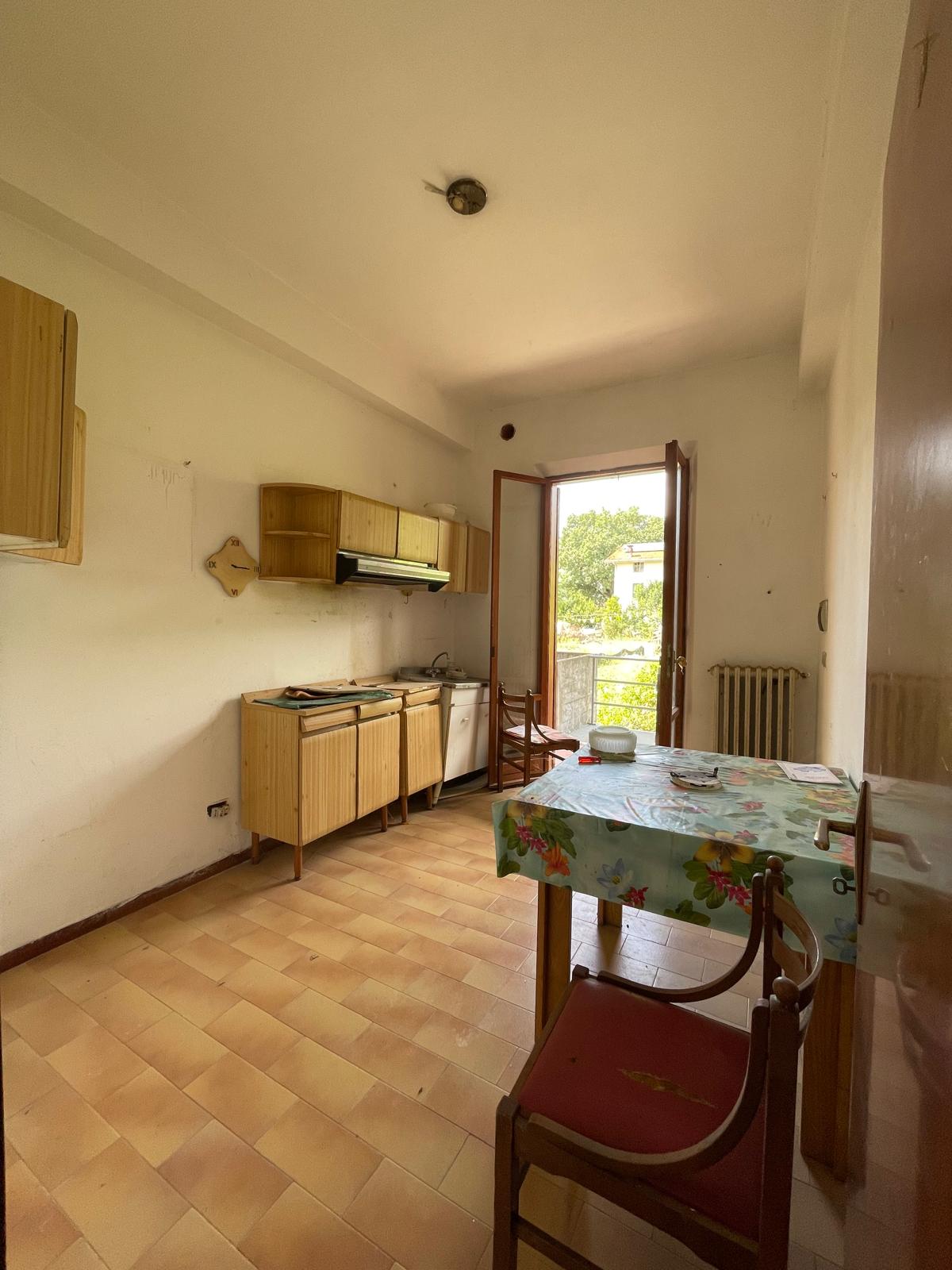 Casa Indipendente a Fermignano con 3 Appartamenti e Scoperto - Rif. V489 - immagine 15