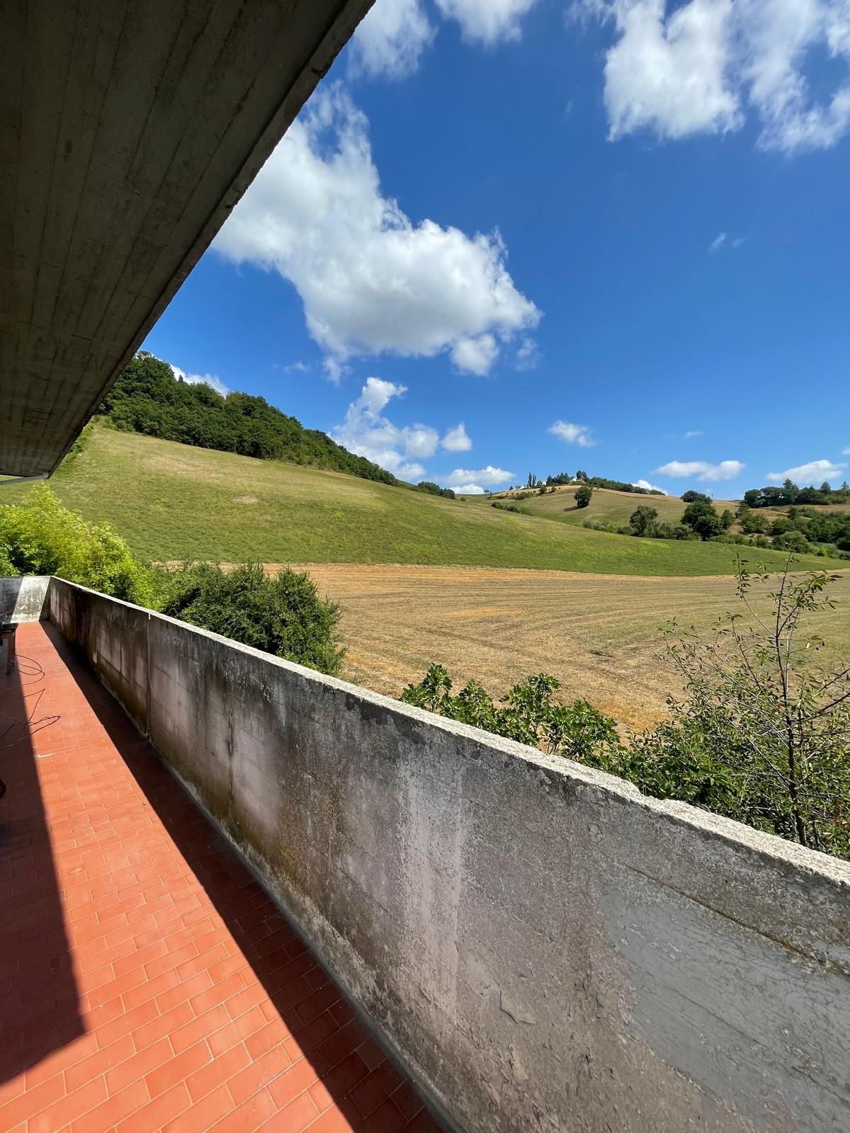 Casa Indipendente a Fermignano con 3 Appartamenti e Scoperto - Rif. V489 - immagine 8